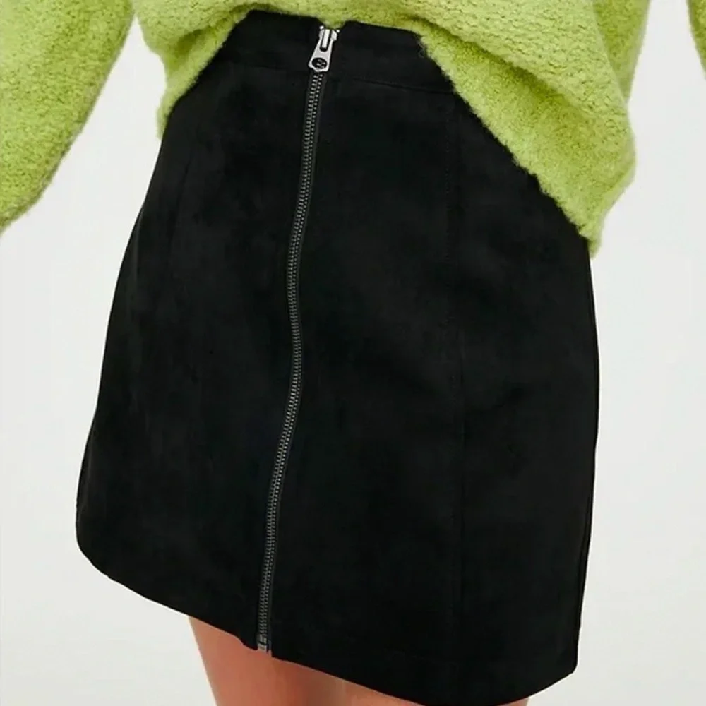 ARITZIA - Wilfred Free - Faux Suede Zip-Up Mini Skirt- Black
